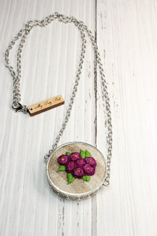 Embroidery Roses Necklace