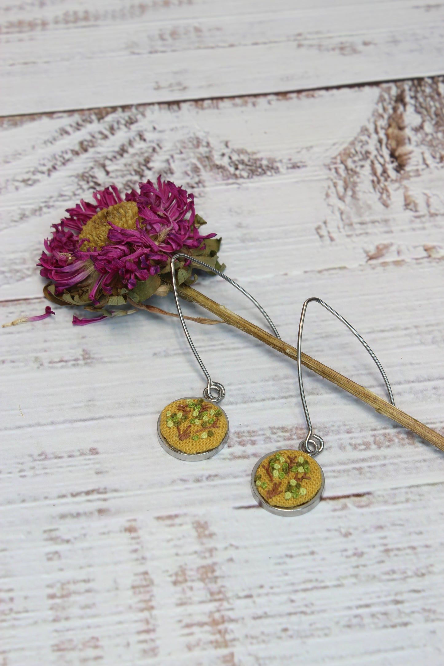 Embroidery Green Flower Wire Earrings