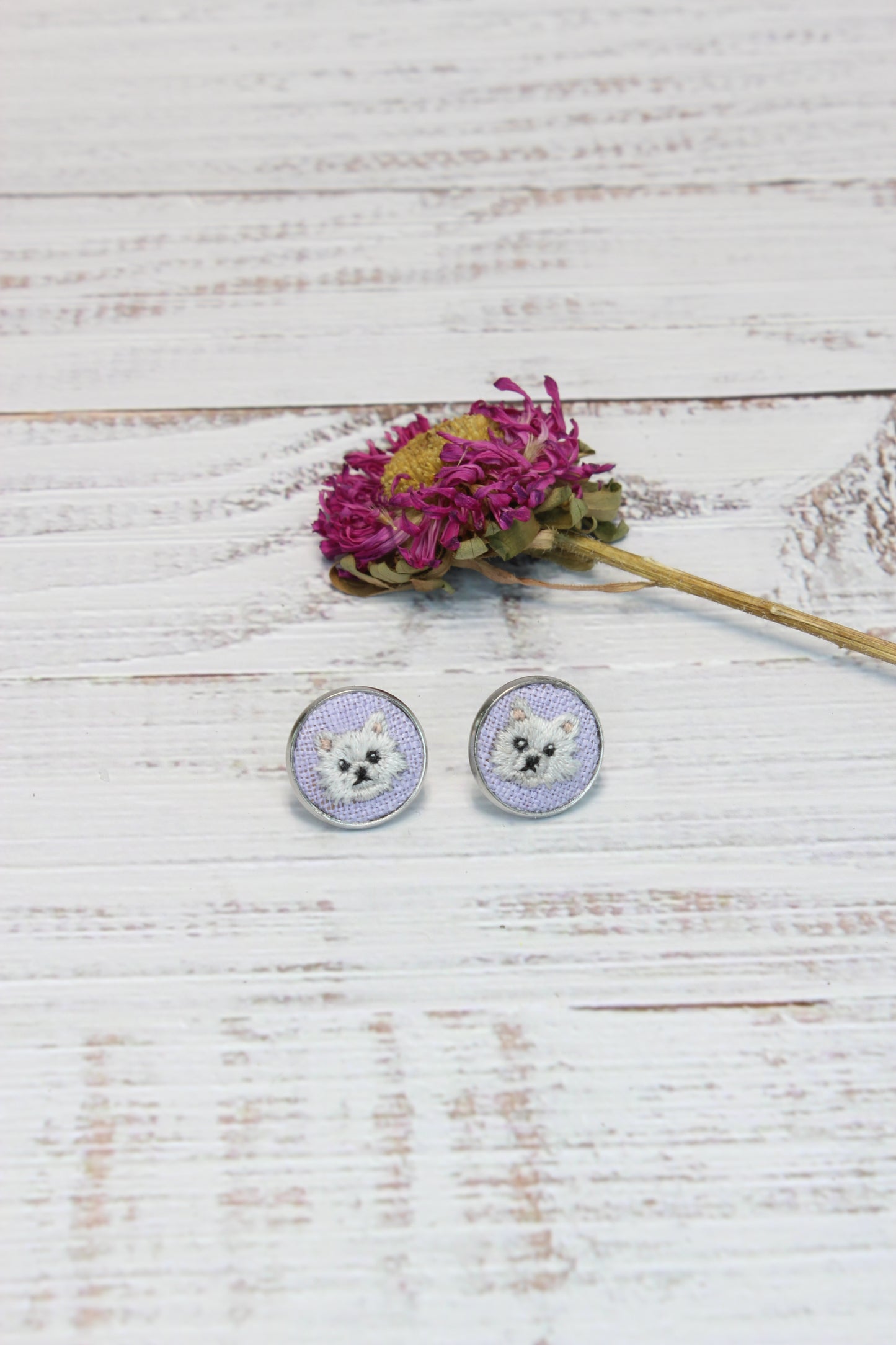 Embroidery Pomeranian Studs