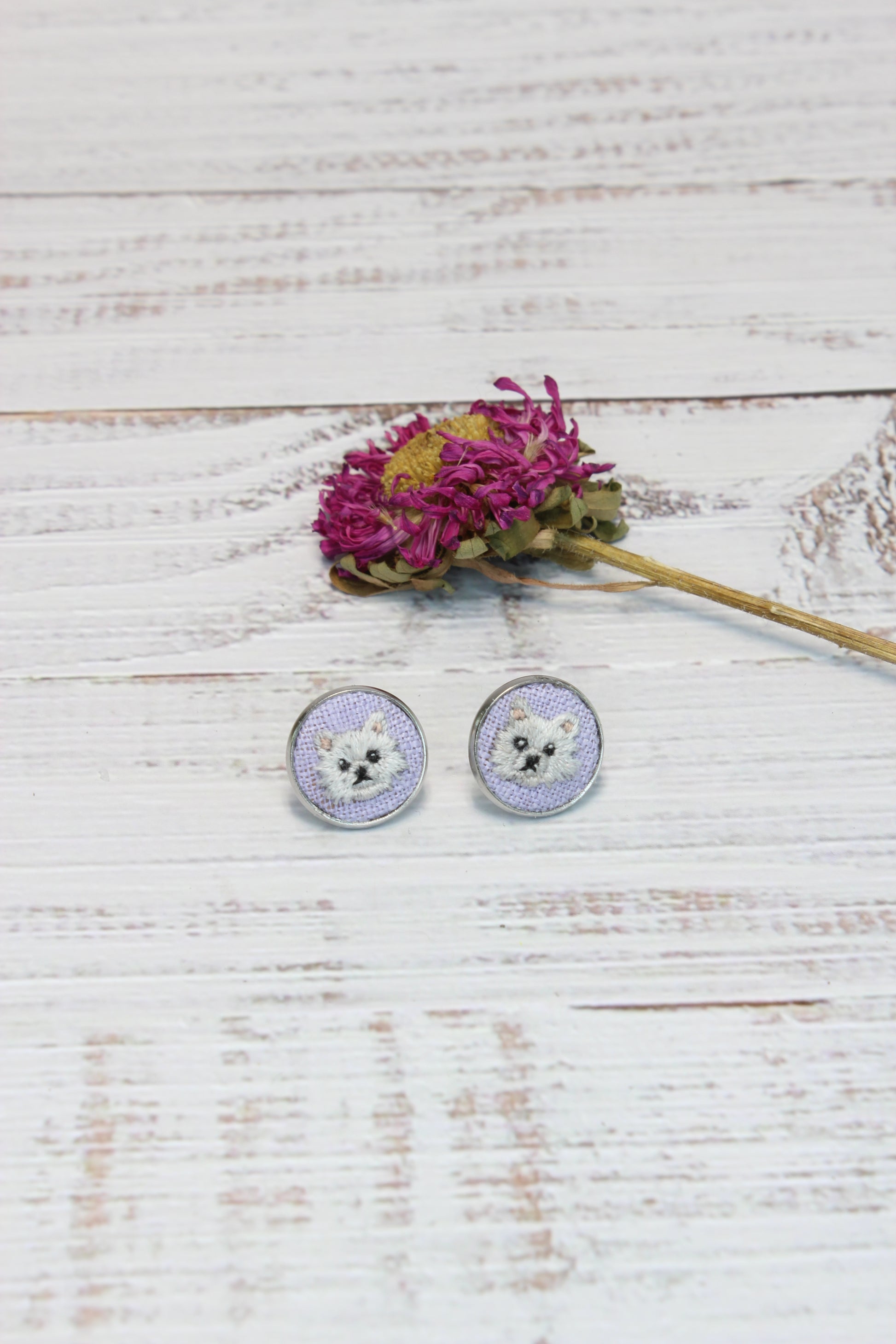 Embroidery Pomeranian Studs