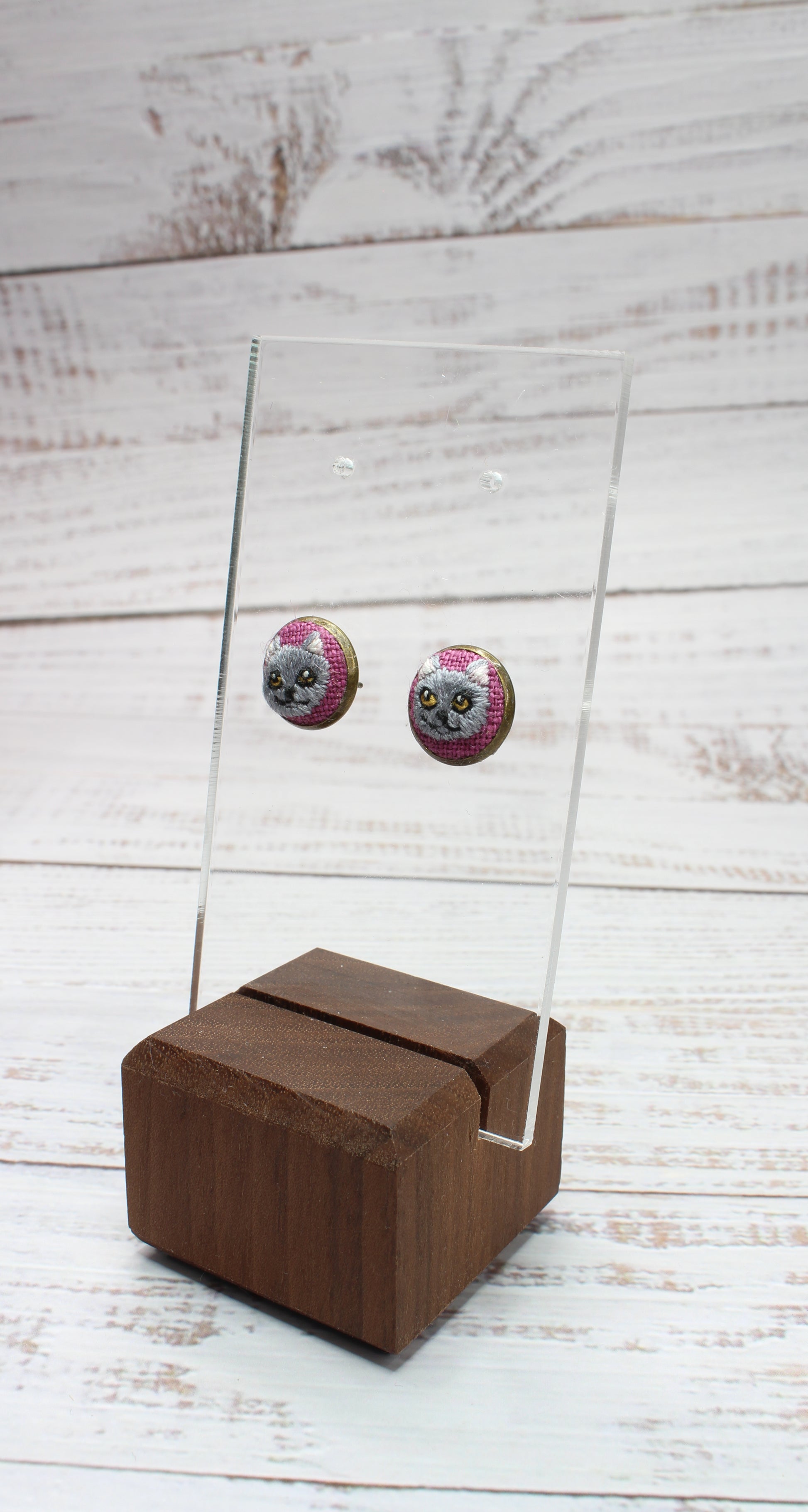 Embroidery Gray Cat Studs