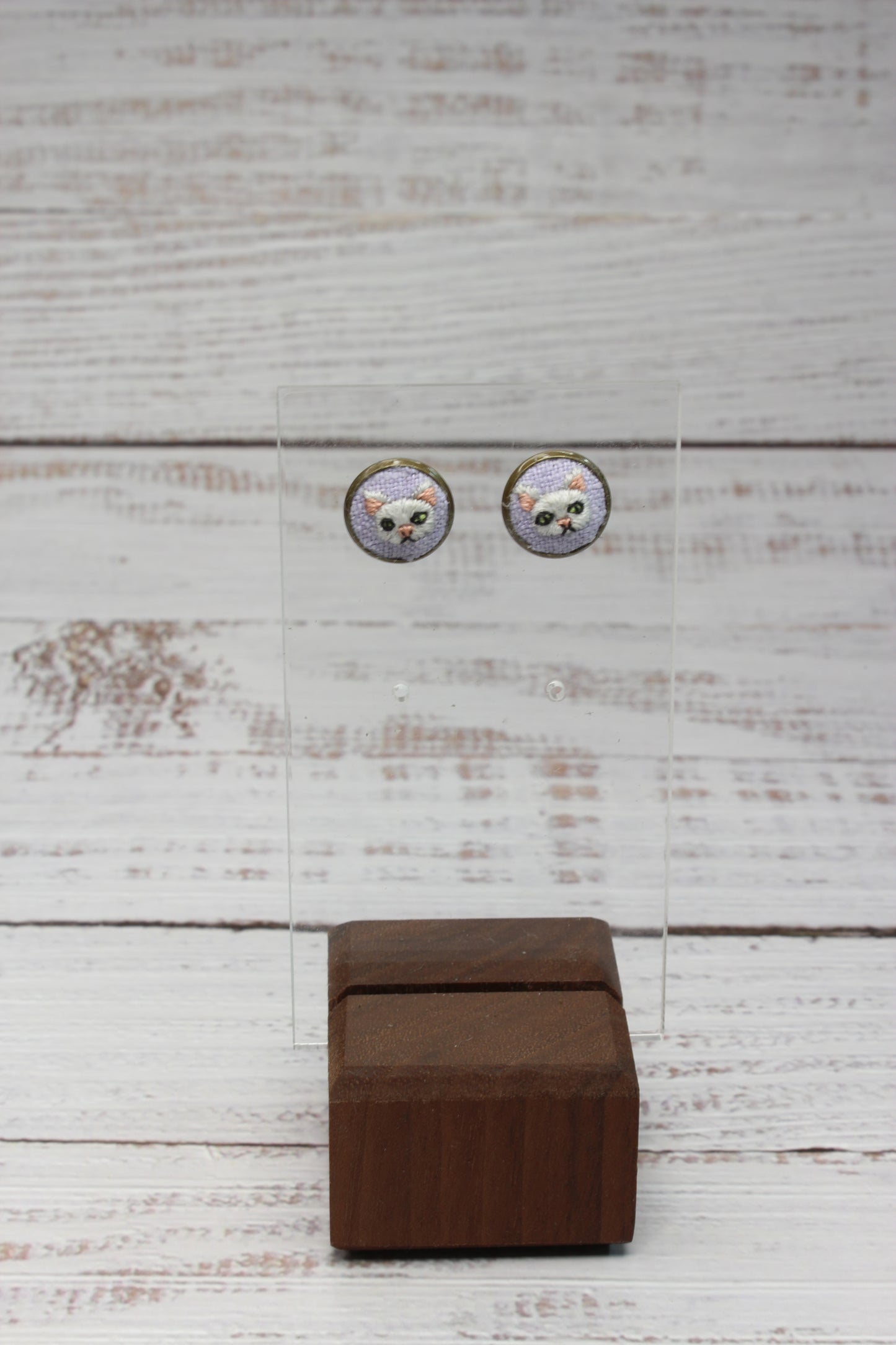 Embroidery White Cat Studs Earrings #23