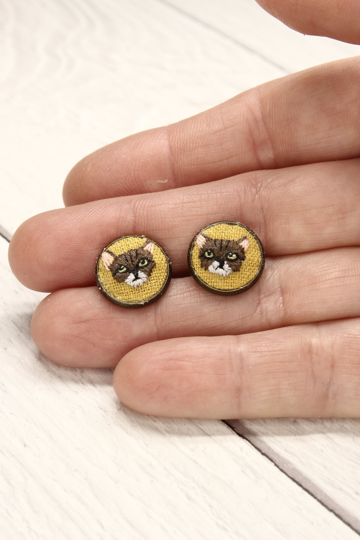 Embroidery Brown & White Cat Studs Earrings